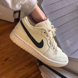 Women’s Jordan 1 lows